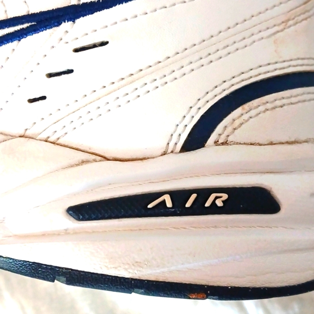 Nike Air Monarch IV, White/Metallic Silver, 9.5 - Picture 8 of 10